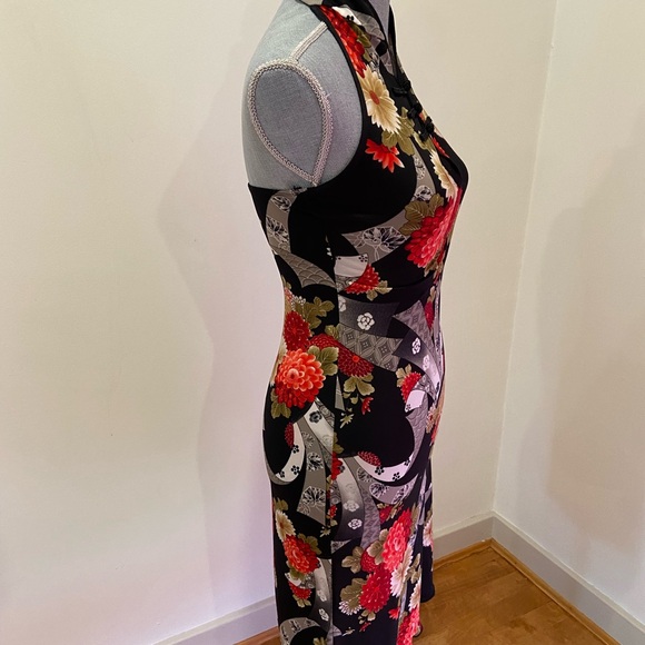 Beautiful Floral  Dress - Picture 5 of 10